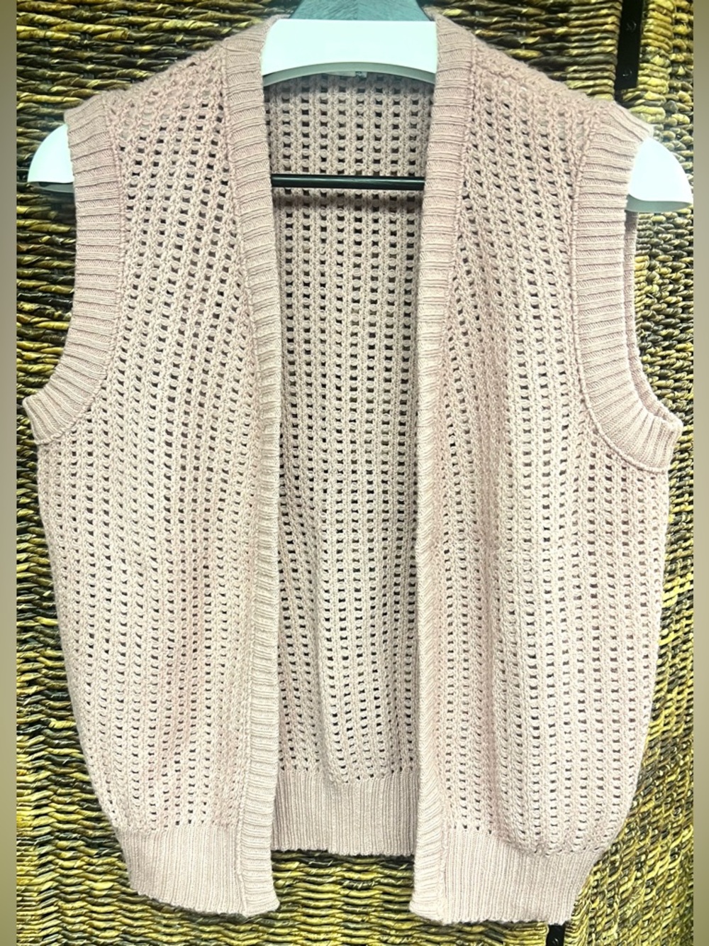 Bay Harbour- Vintage-Sleeveless Open Knit Vest Sweater -‎ Blush Pink-Large